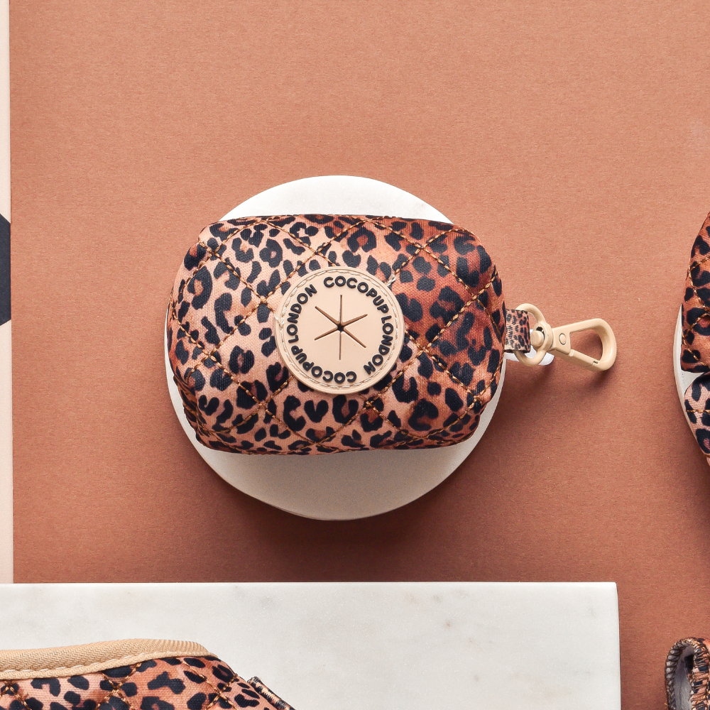 Gestepptes Leopard-Welpen-Kotbeutelhalter