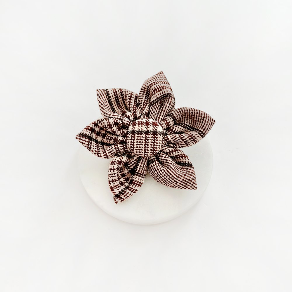 Hundehalsband Flower mit Schottenmuster - doggiescouture.at