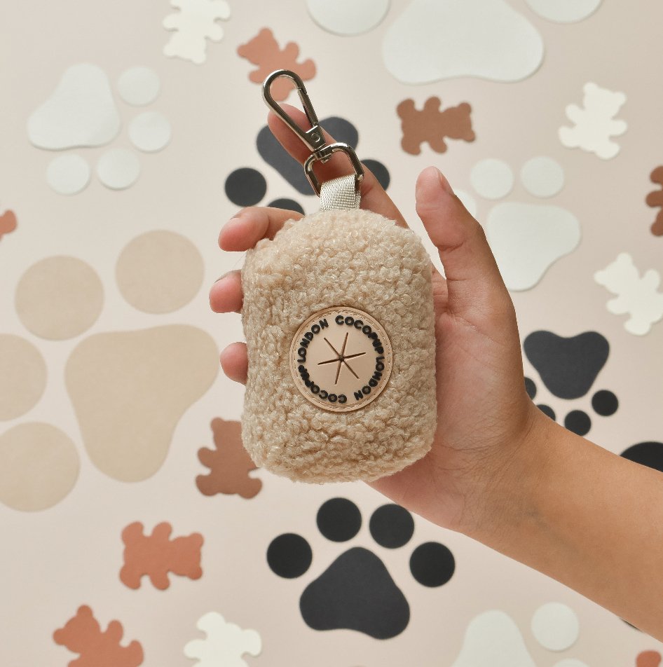 Kotbeutelhalter mit Teddymotiv - Rupert - doggiescouture.at
