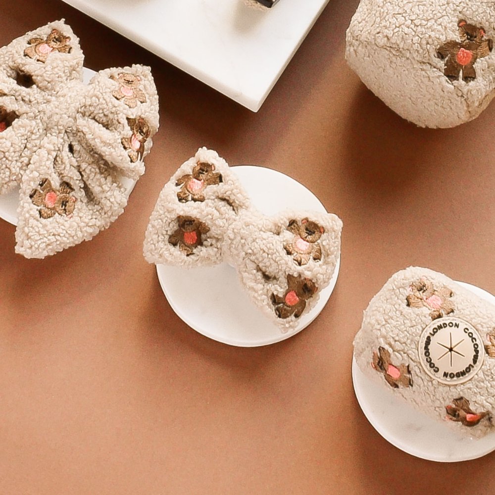 Theo Bestickte Teddykrawatte - doggiescouture.at