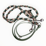Double-Trouble-Sofortkaufleine von Doggies Couture – handgefertigte Hundeleine aus Paracord und Biothane, 220 cm lang, flexibel von Handschlaufe bis Crossbody verstellbar und mit zwei frostsicheren 360°-Bolzenkarabinern.