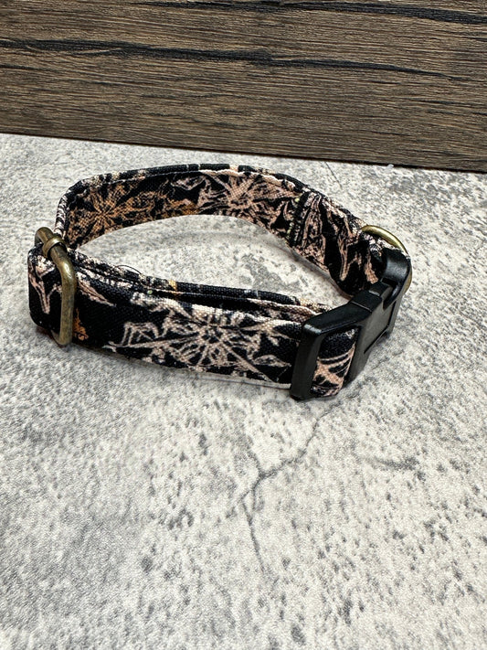 Halsband mit Klickverschluss Golden Snowflake - doggiescouture.at