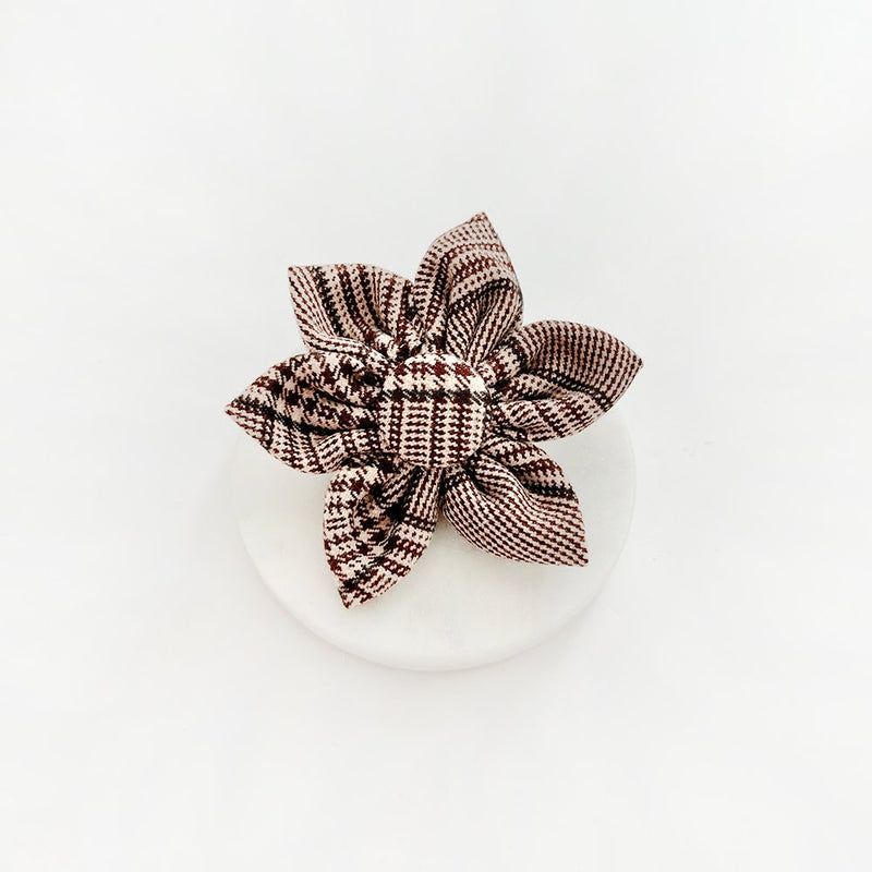 Hundehalsband Flower mit Schottenmuster