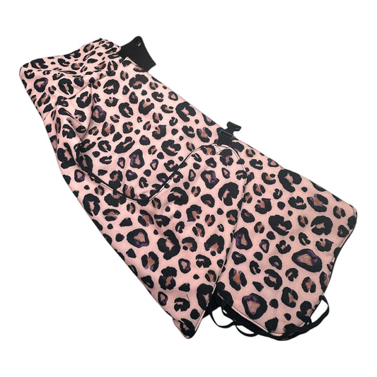 Hundemantel Alt Rosa Leo – handgemacht, warm gefüttert und hochwertig verarbeitet.