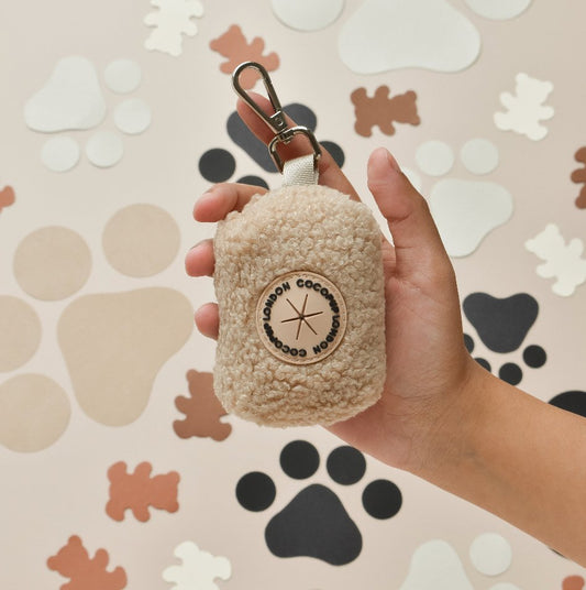 Kotbeutelhalter mit Teddymotiv - Rupert - doggiescouture.at