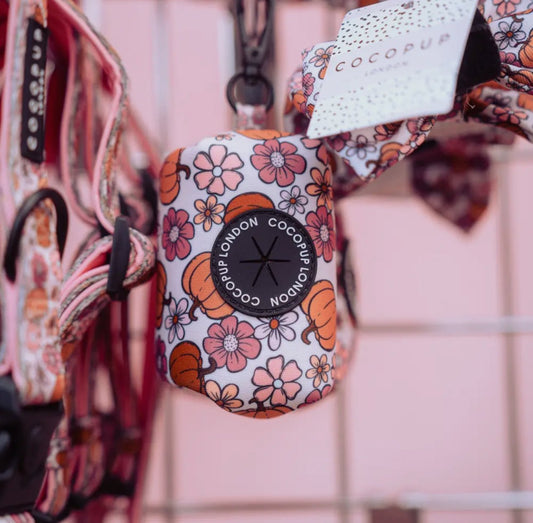 Kotbeutelspender „Pup - kin Meadow“ - doggiescouture.at