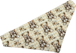 Soft Beginnings Halstuch für Hunde im niedlichen Teddy-Design mit Blumenmuster in Beige. Das Hundehalstuch aus Baumwolle ist als klassisches Halstuch oder als Halstuch für Halsbänder erhältlich und ergänzt jedes Halsband stilvoll. Handgefertigtes Hundezubehör von Doggies Couture. 🧸🤍